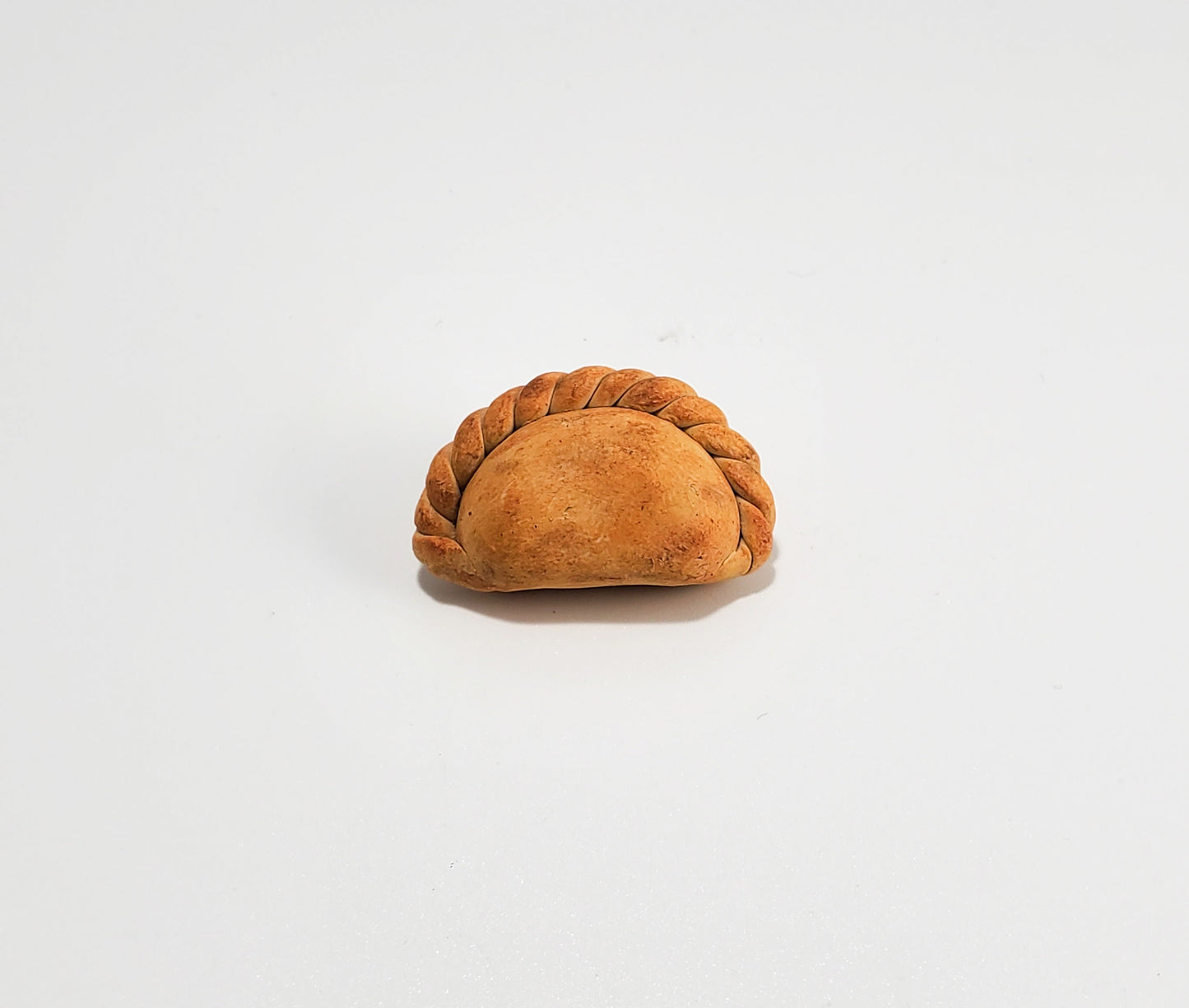 Empanada pin or magnet