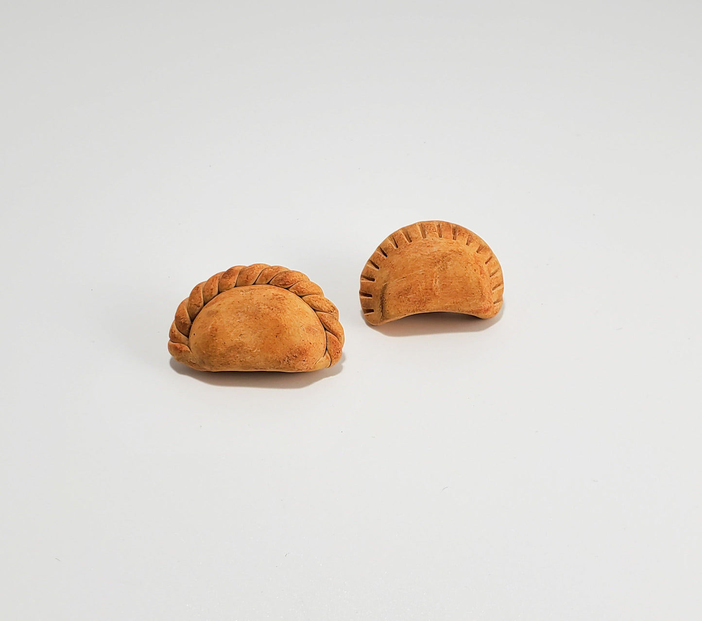 Empanada pin or magnet
