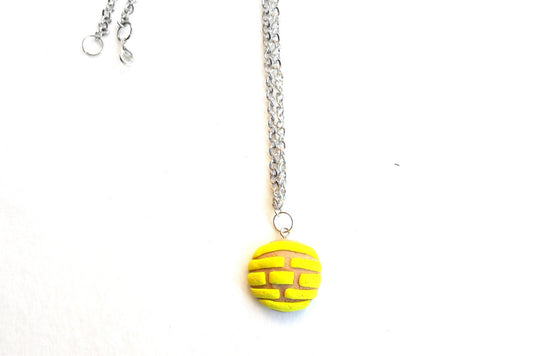 Yellow concha necklace