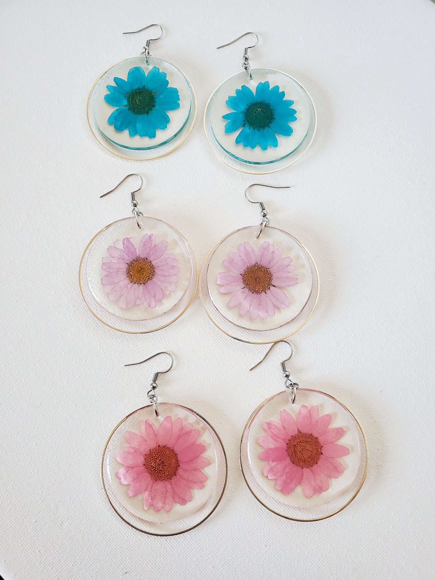 Daisy hoop earrings